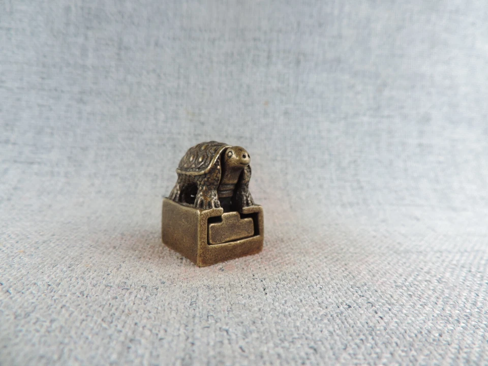 Un conjunto de sellos de cobre antiguos oficina kanji cera sello tortuga china estatua H Foto 4 de 4