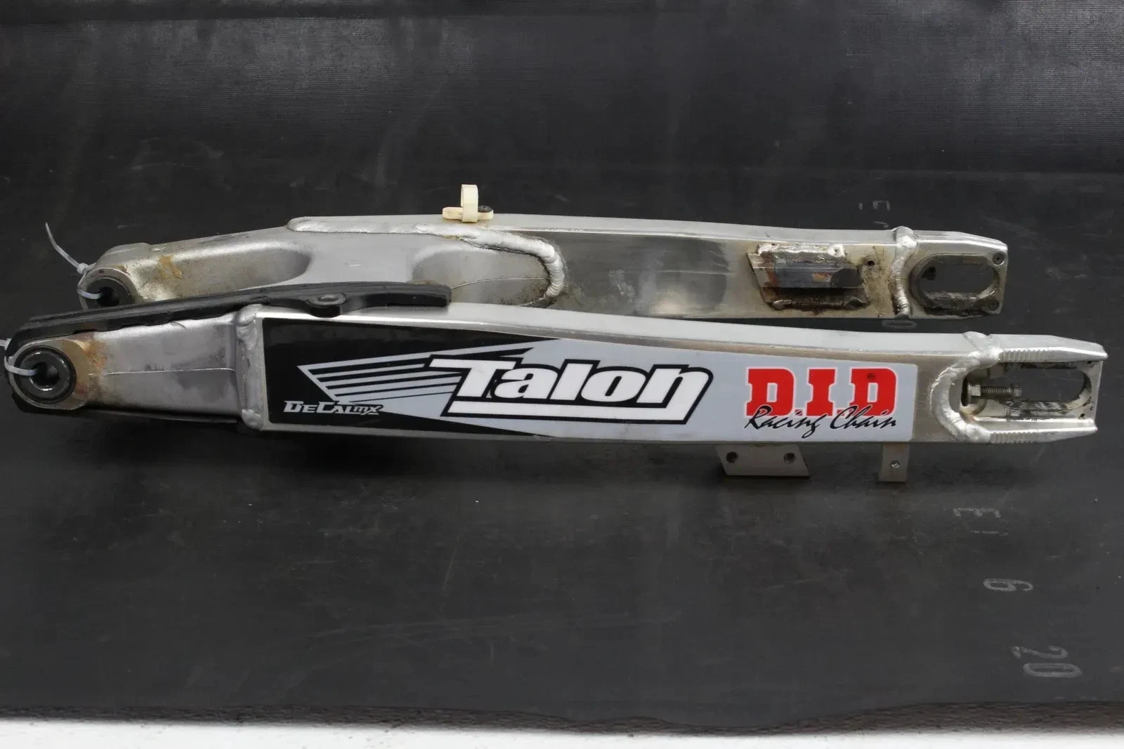 2008 Suzuki RMZ250 OEM Swingarm 61000-35G00 B4372
