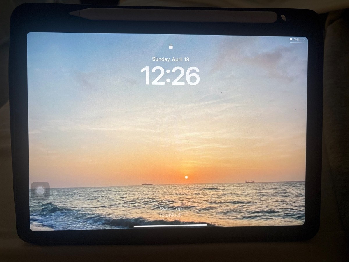 Apple iPad Air 4th Generation (2020) – 64GB – 10.9” – Excellent