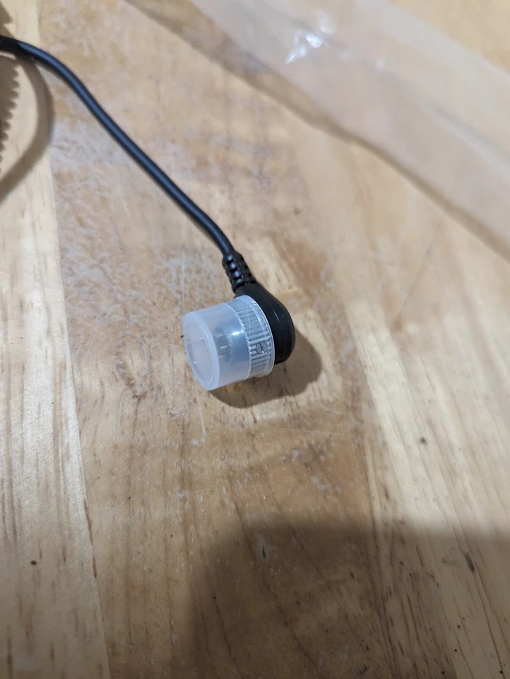 Genuine brand new Konica Remote Shutter Release Trigger Cord black red - Image 4 of 4