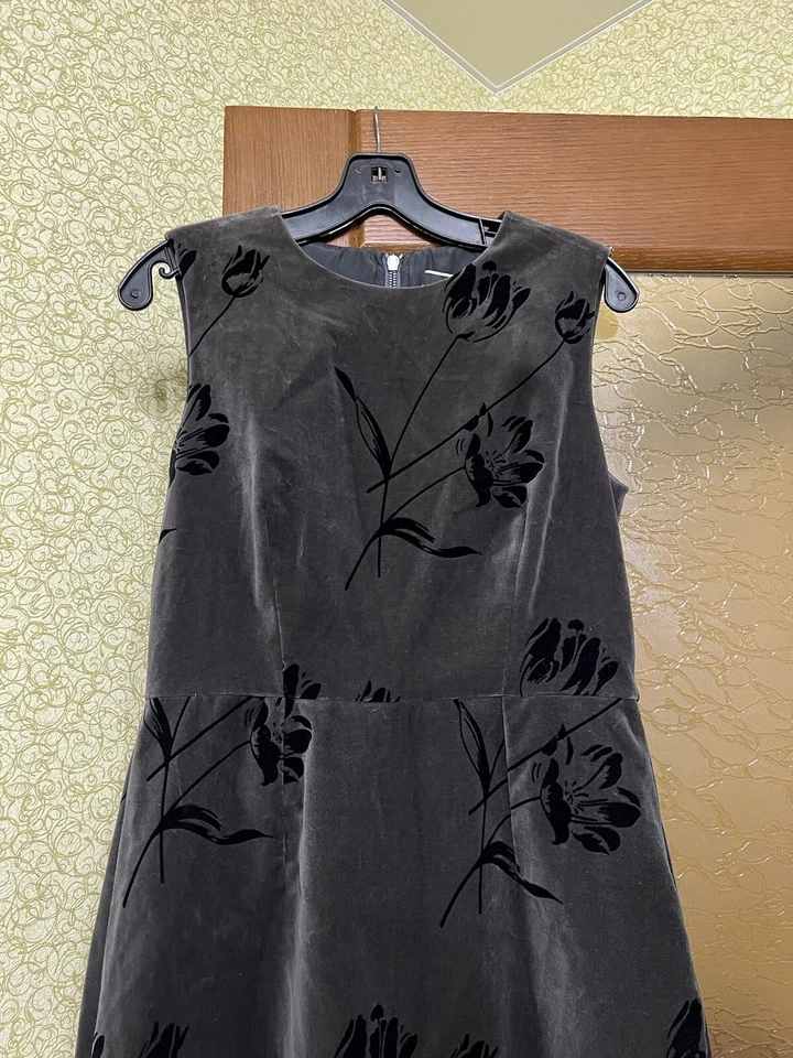 RARE SPORT MAX MARA CODE VELOUR FLOWERS ART SOLID WOMANS GRAY DRESS SIZE 8US - Image 2 of 4