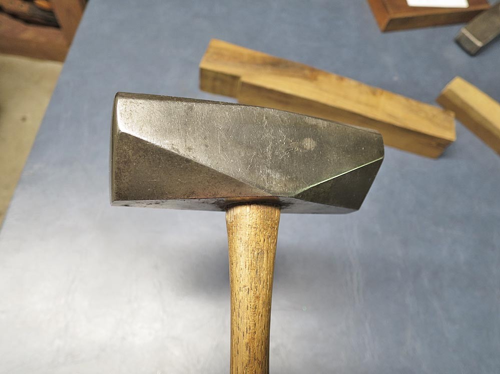 SCARCE TWIST FACE SAW MAKER ~ SAW DOCTOR ~ BLACKSMITH HAMMER APPROX. 3 LB. HEAD