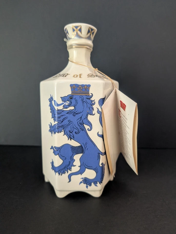 Edición Limitada King Of Scots 17 YO Raro Extra Antiguo Whisky Escocés Porcelana Decantador Foto 3 de 4