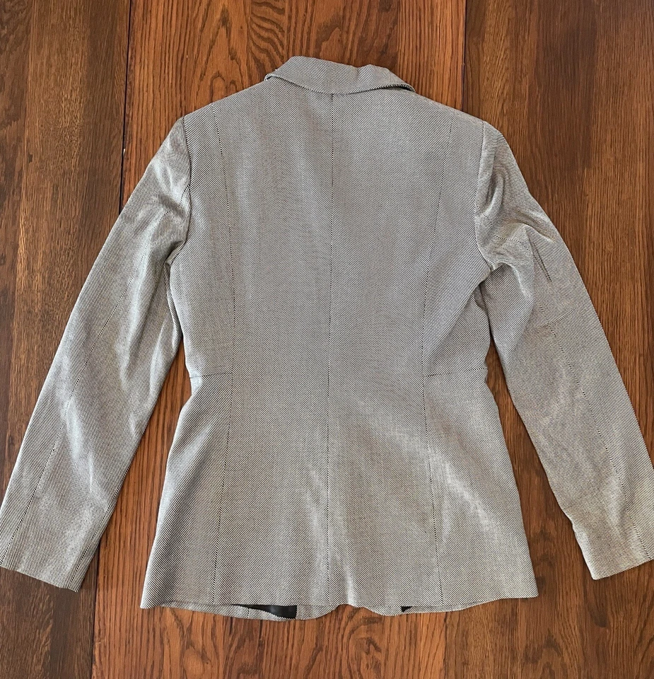 Adrienne Vittadini Size 6 Wool Blend Tweed Two Button Blazer Jacket Gray & Black - Image 4 of 4