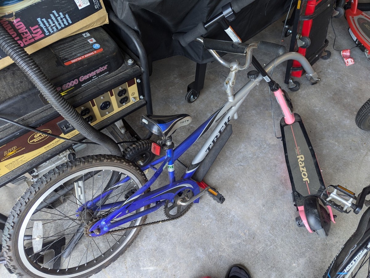 TREK 20 Mountain Train Foldable Tag Along Trailer for kids w/ bike hitch