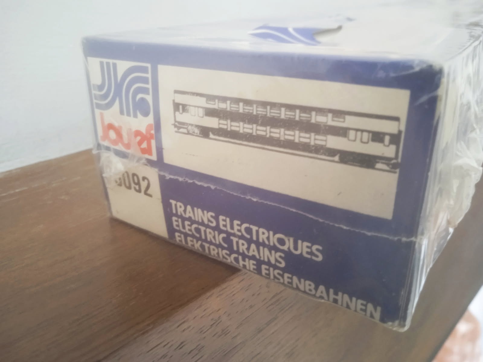 JOUEF CHAMPAGNOLE Z2N voiture HO Ref 5092 pour compléter votre rame de train sans déraillement