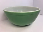 PYREX  Green Mixing Nesting Bowl 2 qt  (Green only)