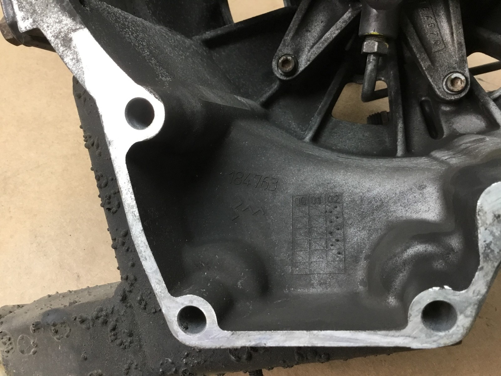 Maserati Coupe GT 2003 4.2L RWD Transmission Clutch Housing 02-06 ;:Y
