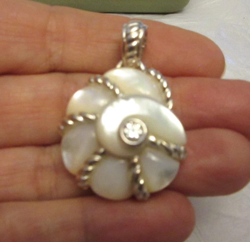 Colgante Madreperla Judith Ripka De Colección Plata de Ley en CAJA con Papeleo (I Foto 2 de 4