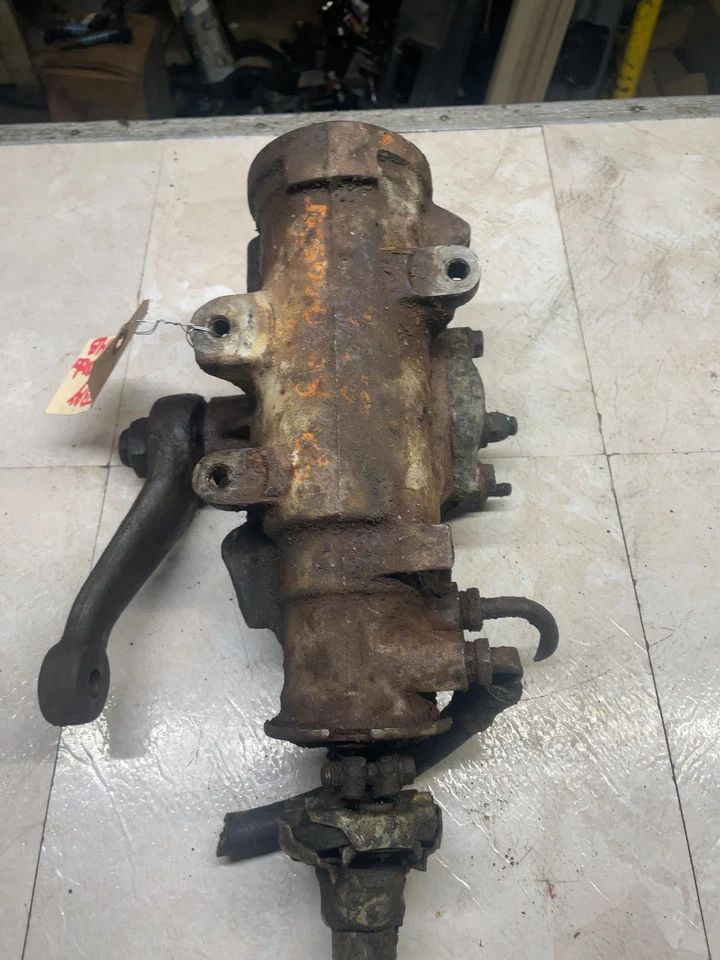 1992-1993 BUICK ROADMASTER 92-94 CAPRICE Power Steering Gear box OEM - Image 3 of 4