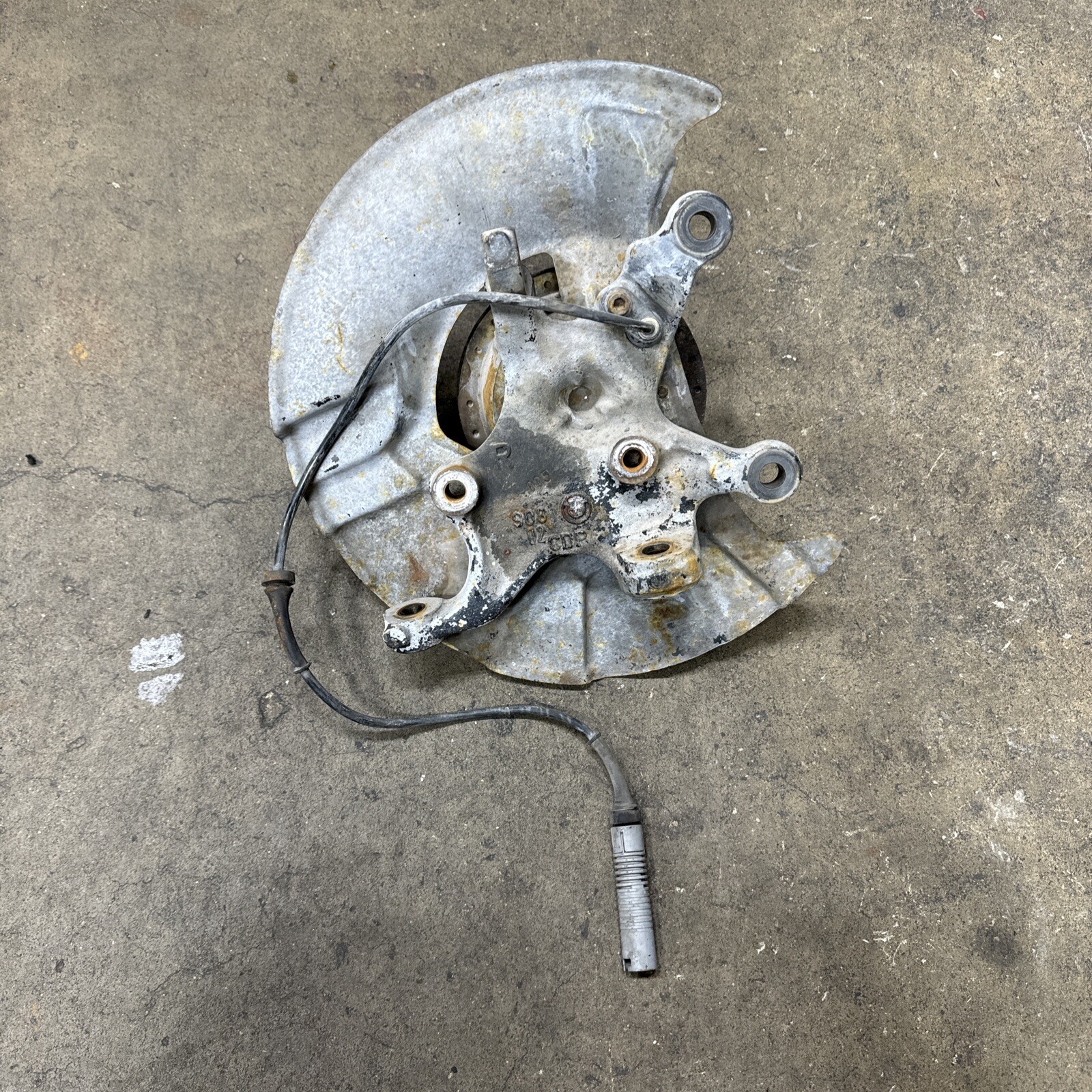 9699 BMW E36 M3 S52 Front Right Spindle Knuckle Hub Assembly