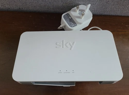 Sky Q Wireless Booster Model SE210 210 With Power Supply WiFi Network Extender