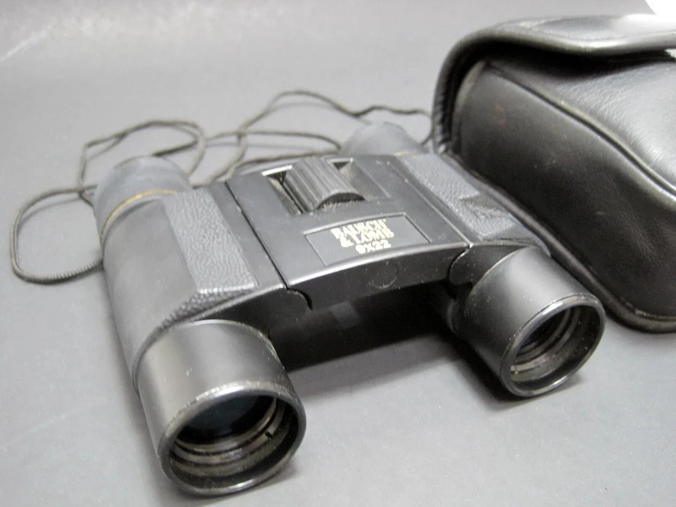 Vintage Bausch & Lomb 9x22 Compact Binoculars with case - Image 2 of 4