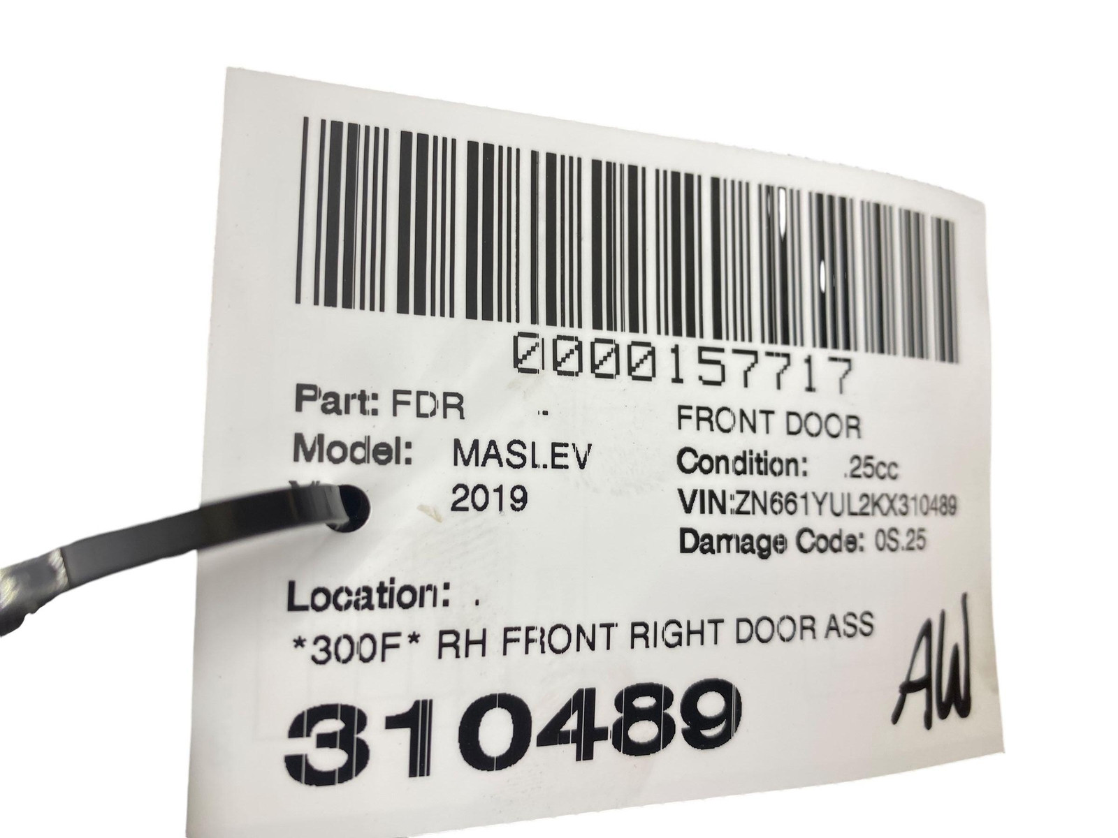 2017-2023 MASERATI LEVANTE M161 FRONT RIGHT DOOR | NERO RIBELLE (815)