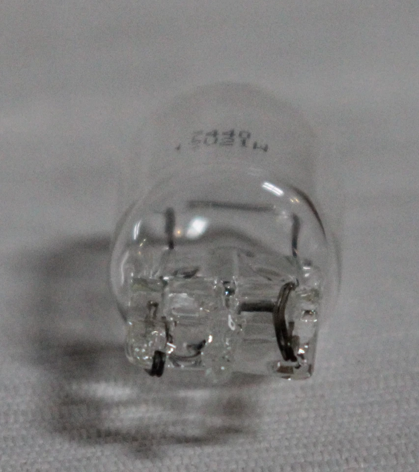 Eiko 7440 T6 Wedge 13.5V 10 Light Bulbs NEW - Image 2 of 4