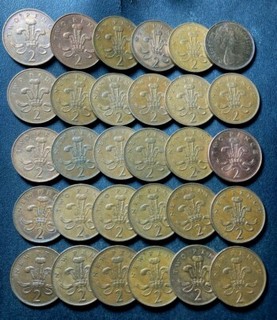 Vintage Great Britain Coin Lot 2 PENCE 30 Excellent Coins Lot #S16