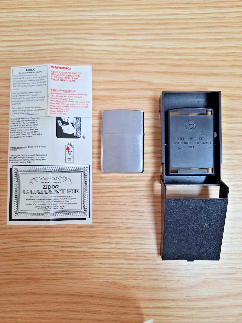 Isqueiro ZIPPO MFG CO Cromado (Bradford PA 16701 - USA)-De Coleção