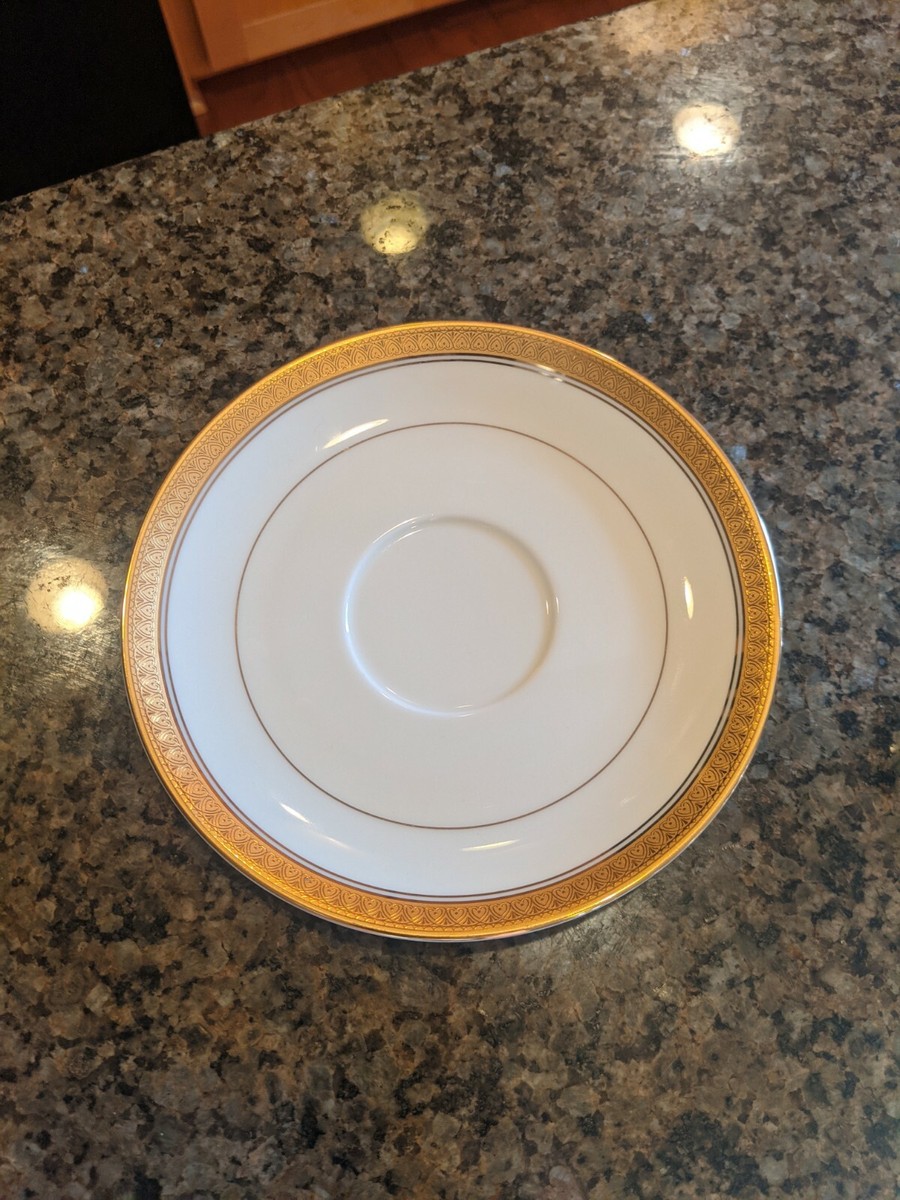 Pièces De Vaisselle Occasion Mikasa Palatial Gold - Lot 7 Assiettes Porcelaine Dorée, Thaïlande