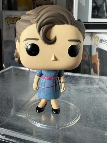 DAMAGED BOX Funko Pop! Vinyl: Stranger Things - Eleven (Snowball Dance) #717