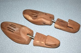 Scarpiera in legno di cedro usata in ottime condizioni