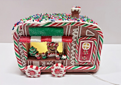 HTF Light-Up Christmas Village Peppermint & Sprinkles GINGERBREAD Camper Trailer