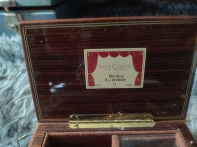 Wooden Inlay Music Box Reuge  Memory By A. L. Webber Made in Italy 
