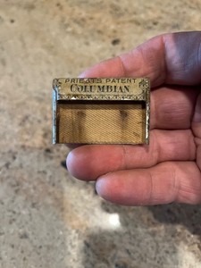 aNTIQUE Columbia gramophone needle tin