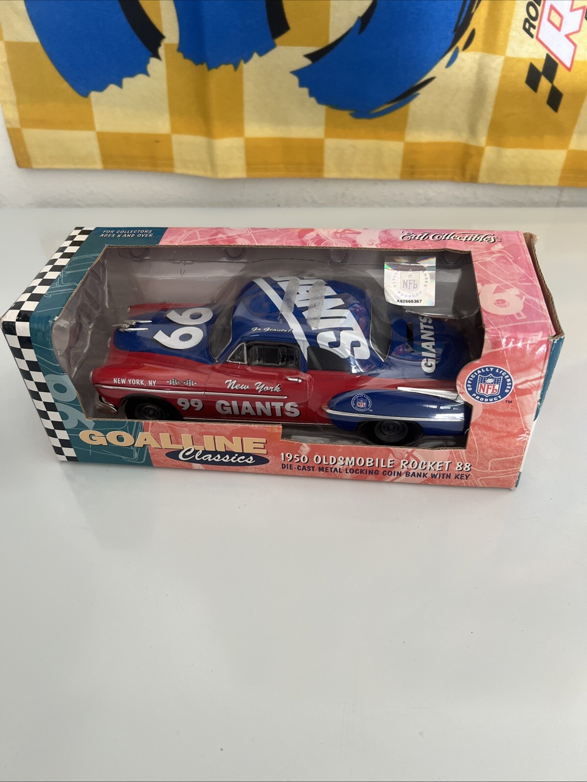 New York Giants NFL 1:24 Scale 1950 Oldsmobile Rocket 88 Die-Cast Bank!!!
