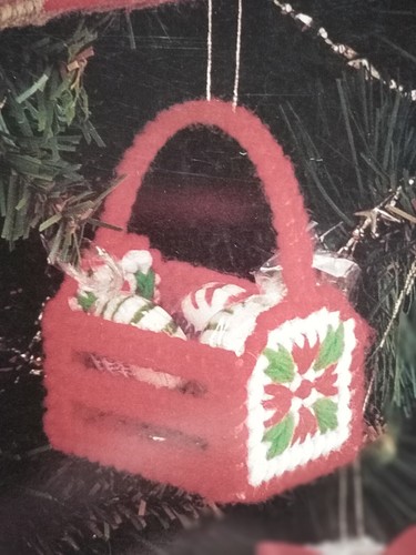 QUICK CHRISTMAS ORNAMENTS in Plastic Canvas - AMERICAN SCHOOL of NEEDLEWORK 3146 - Picture 12 of 13