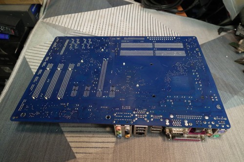 Placa madre Intel GIGABYTE GA-P35-DS3L, Rev:1.0, LGA 775 + CPU E2140 +1Gb + E/S - Imagen 8 de 10