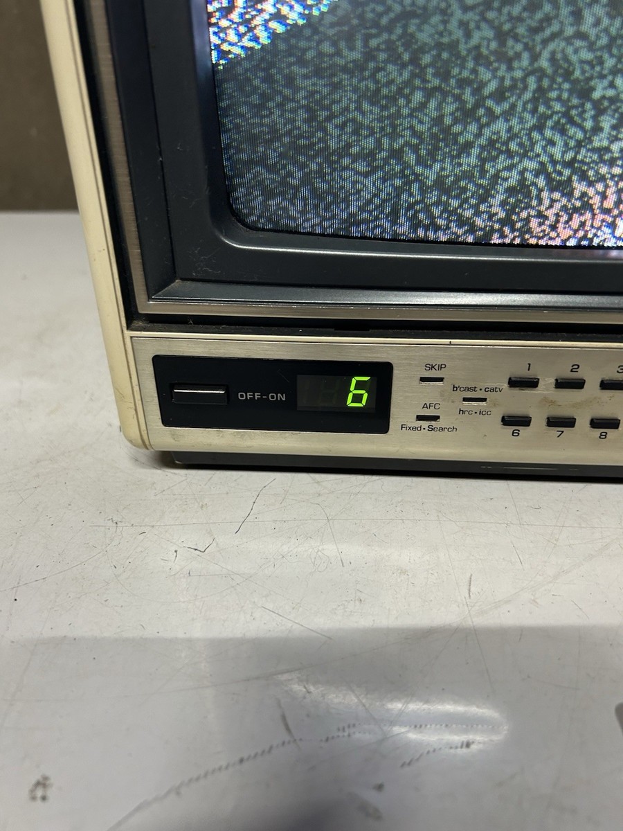 Vintage Zenith 8833 9” Cube TV CRT Monitor Retro Gaming WORKS