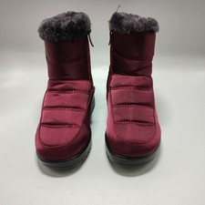 girls Burgundy snow boots, size 10C, worn