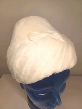 SALE Vintage Womens Hat 50s 60s White Faux Fur Cloche Winter Medium 7 1/8 22 1/4