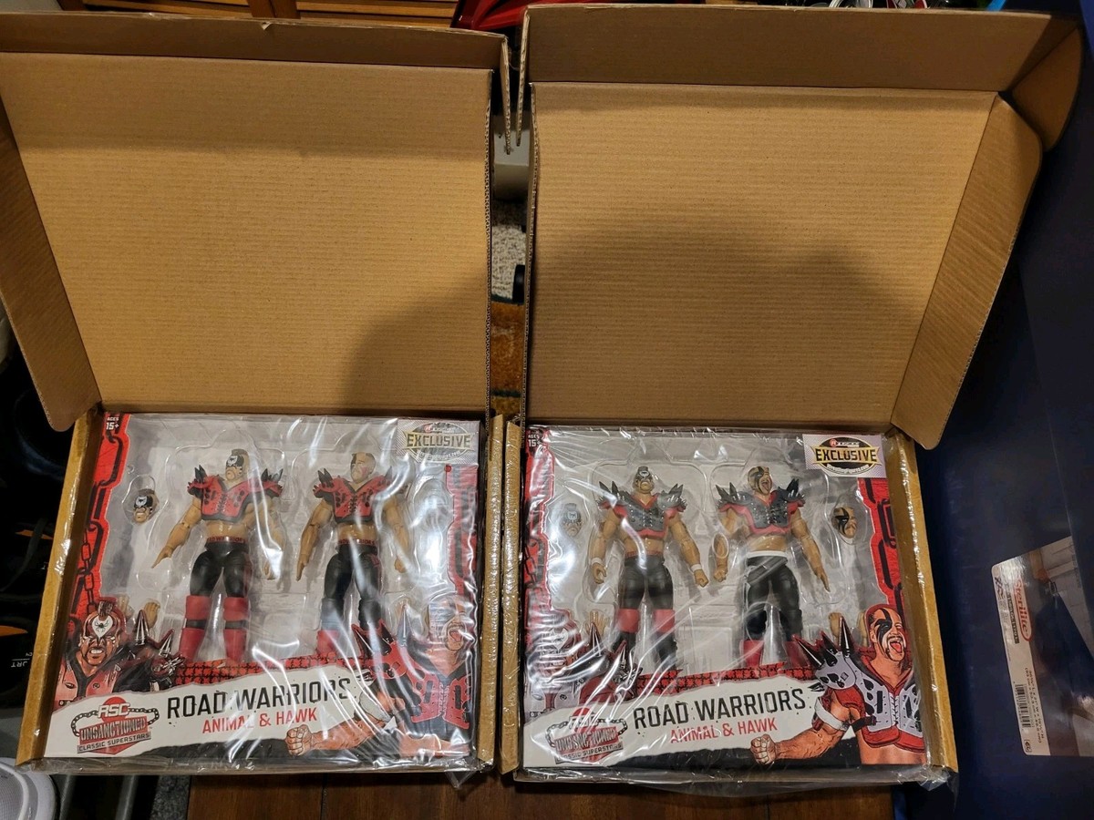 WWE RINGSIDE EXCLUSIVE UNSANCTIONED ROAD WARRIORS LOD ACTION