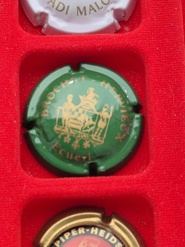 RARE CAPSULE DE CHAMPAGNE
