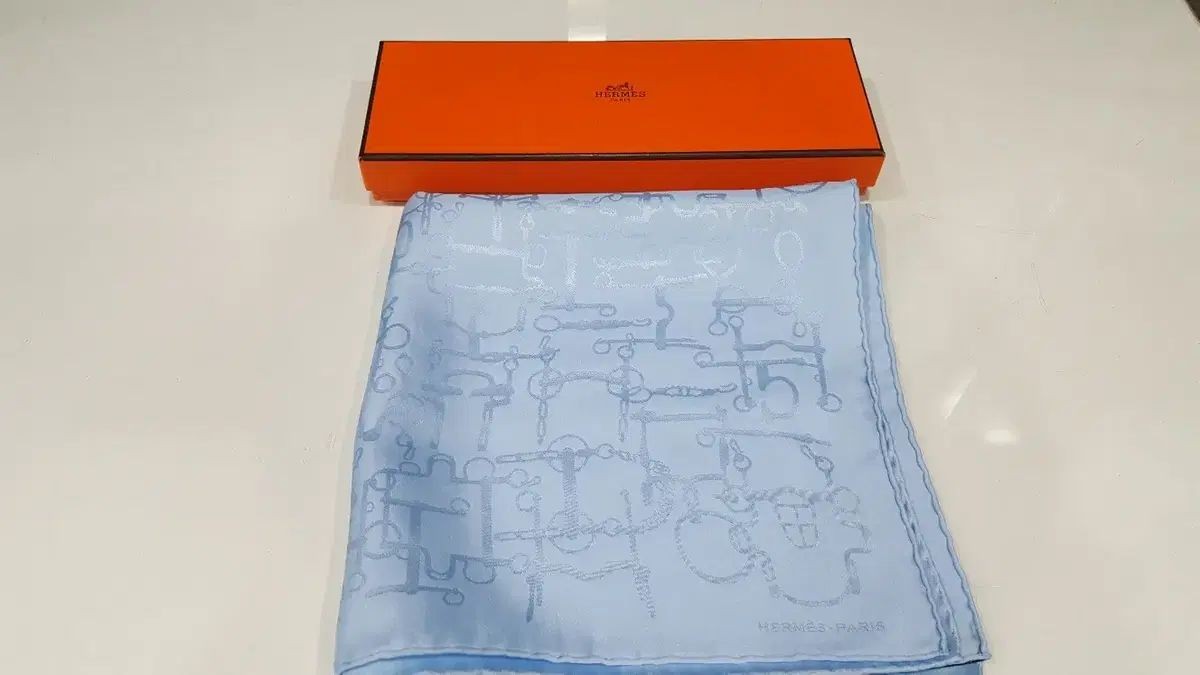 Hermès Silk Scarf 45cm Solid Pattern Excellent Co… - image 2
