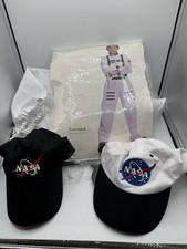 Boys size small 4-6 Astronaut Costume Complete Outfit with 2 hats Polyester