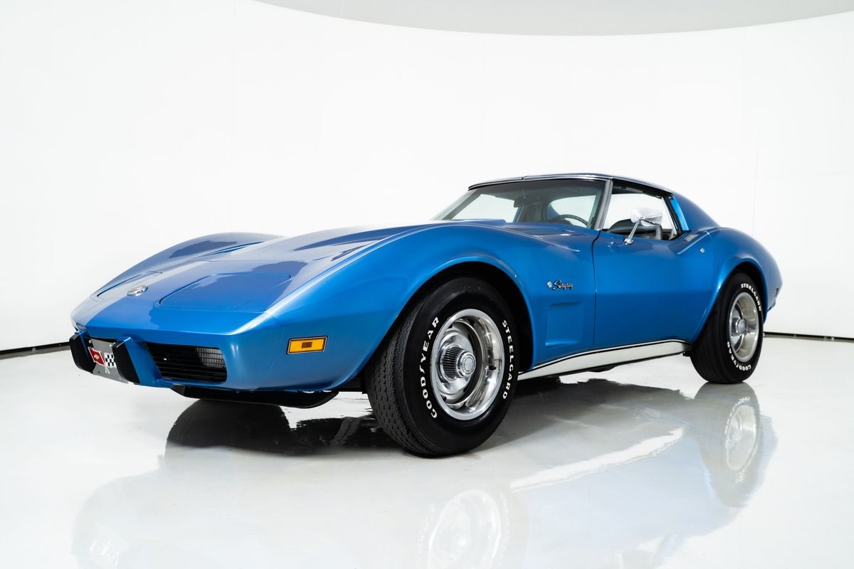 1975 Bright Blue Chevrolet Corvette   | C3 Corvette Photo 5