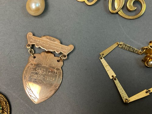 Vintage Victorian & Mid Century Gold Metal Jewelry Lot Sweetheart Space Needle - Picture 17 of 24