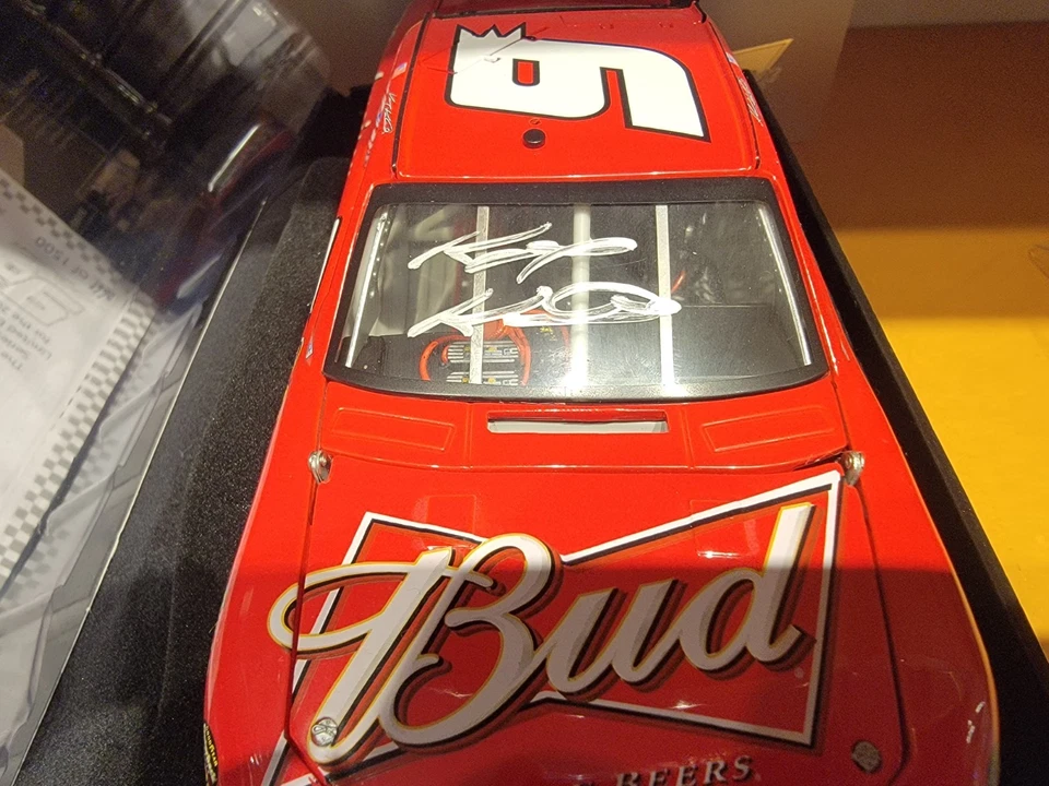 2008 С АВТОГРАФОМ Кейси Хан #9 Budweiser 1:24 RCCA ELITE - зарядное устройство COT - Изображение 3 из 4