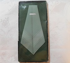 VINTAGE AUTHENTIC SET OF 2 MACO GREEN COTTON HANDKERCHIEF WITH BOX