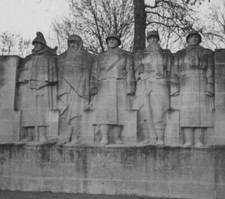 Verdun WWI Soldier Memorial Wall Carved Figures 1914–1918 France