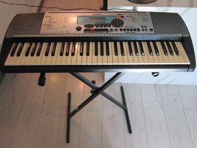 YAMAHA キーボード PSR-225 YAMAHA PSR 225 (sound and styles demonstration) HiQ sound