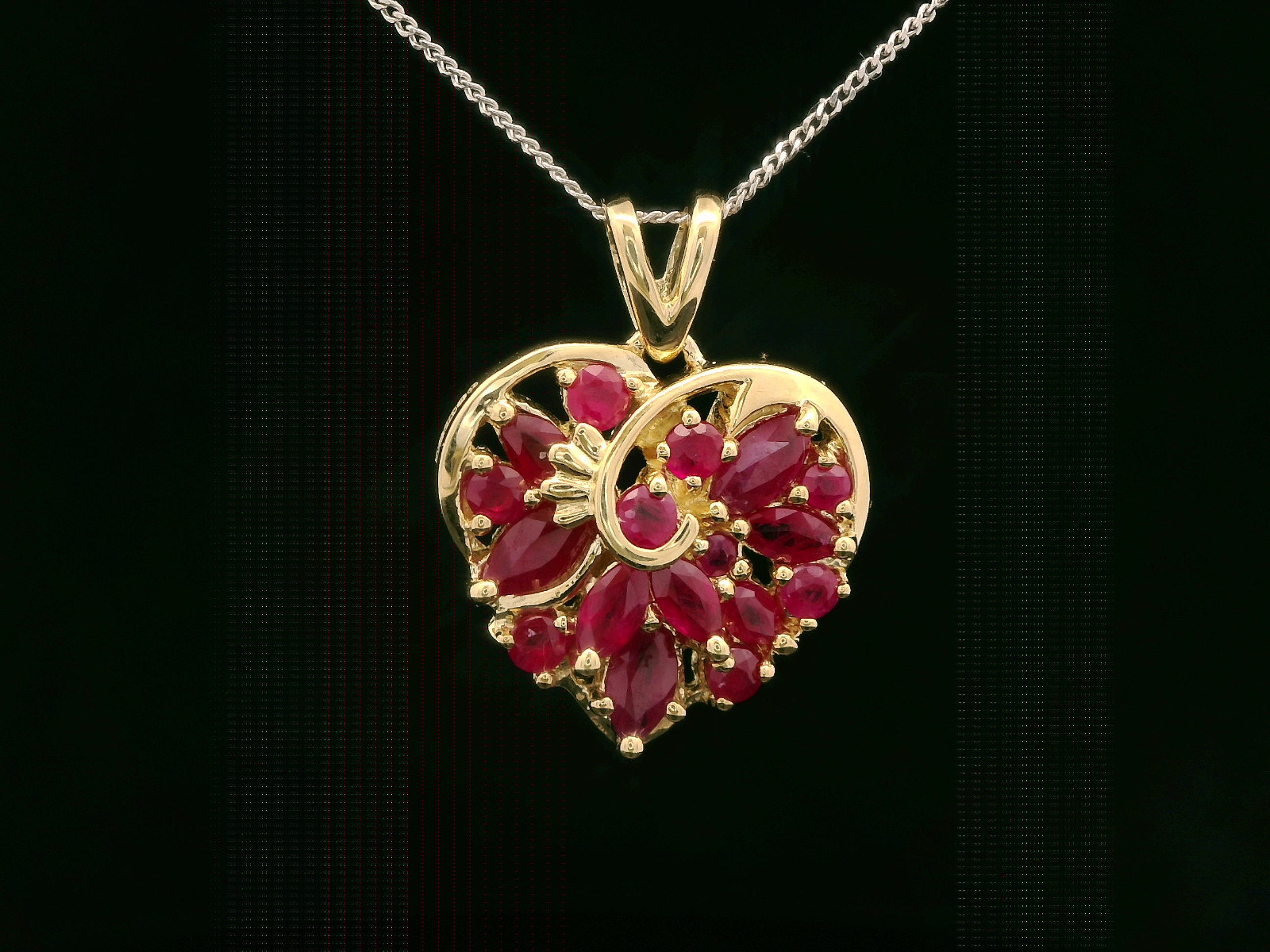 9ct Yellow Gold & Ruby Heart Shaped Ruby Pendant - image 11