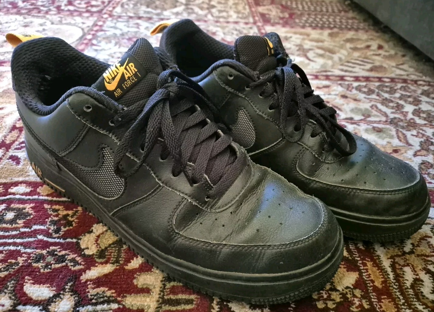 Picture 1 of 12