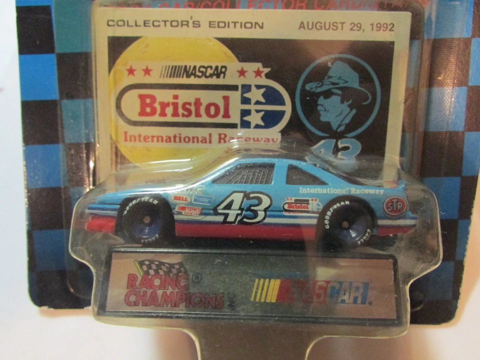 理查德·佩蒂 1992 年球迷感恩巡回赛,# 43 布里斯托尔比赛,赛车冠军 — 第 2/4 张图片