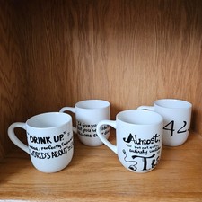 Guida per autostoppisti alla galassia 4 pezzi Mainstays tazze da tè in gres bianco