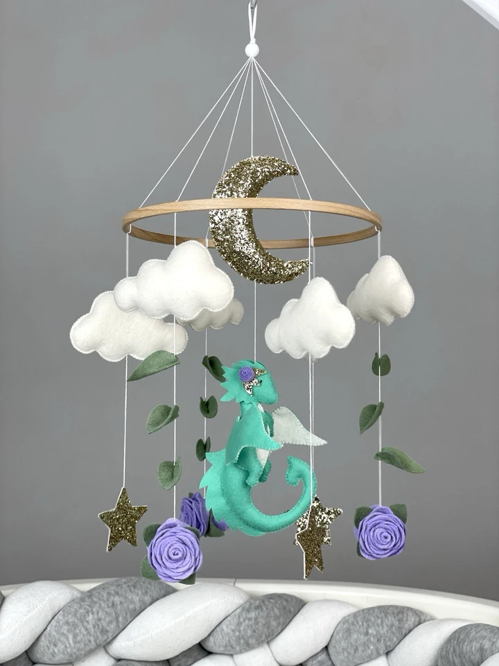 Dragón Bebé Móvil Niña Fantasía Guardería Decoración Verde Dragón Volador Oro Estrella Luna Foto 4 de 4