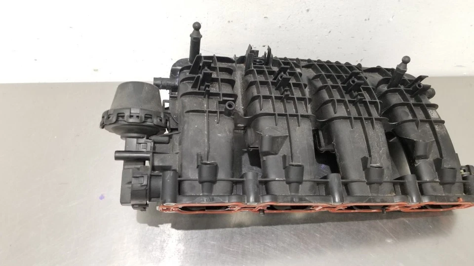 24 VOLKSWAGEN GOLF R MK8 2.0L INTAKE MANIFOLD - Image 3 of 4