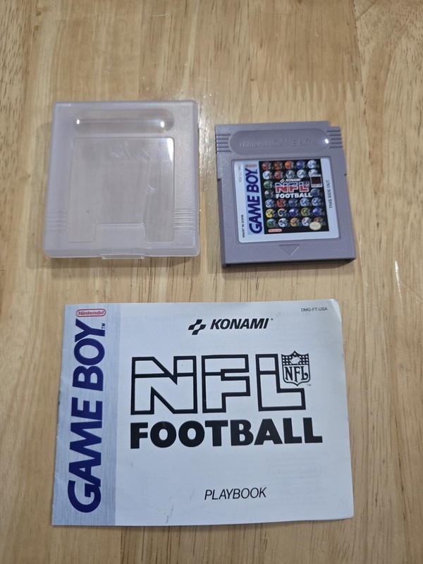 NFL Football (Nintendo Game Boy, 1990) cartidge With Manual (DMG-FT-USA)